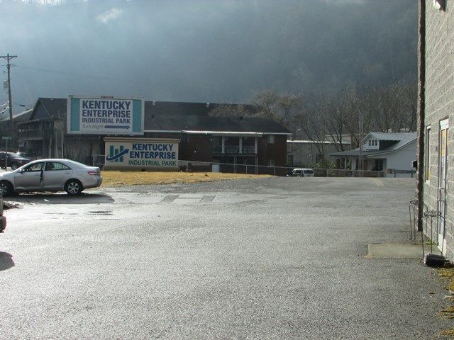1296 S Mayo Trl, Pikeville, KY 41501